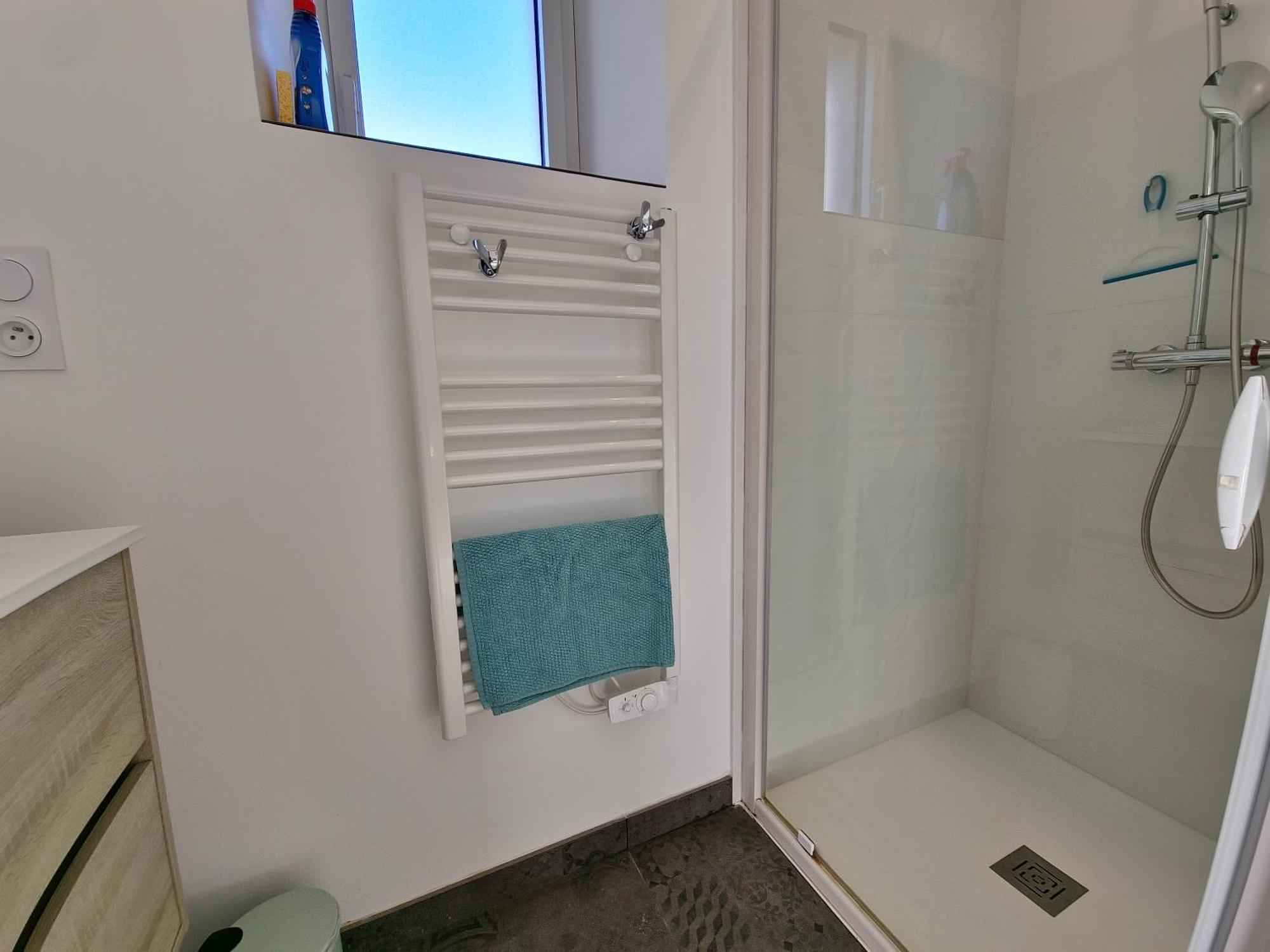 Holiday home 300m De La Mer, Moderne Spacieuse 6-12 Pers A Trevignon *